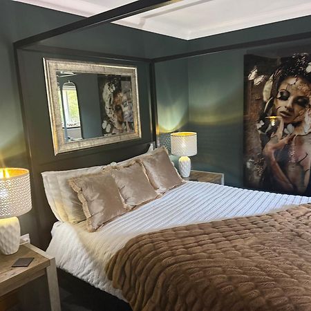 Boutique Shrewsbury Suites エクステリア 写真