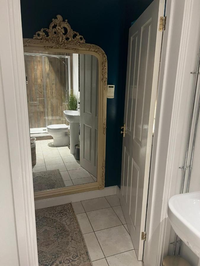 Boutique Shrewsbury Suites エクステリア 写真