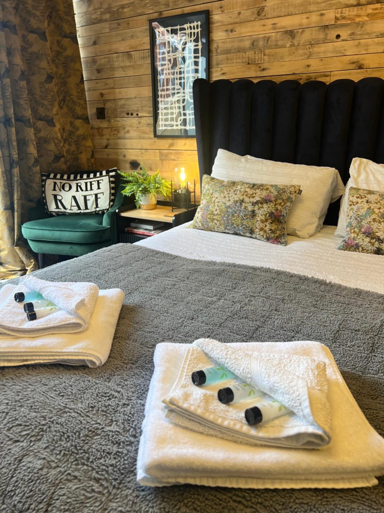 Boutique Shrewsbury Suites エクステリア 写真